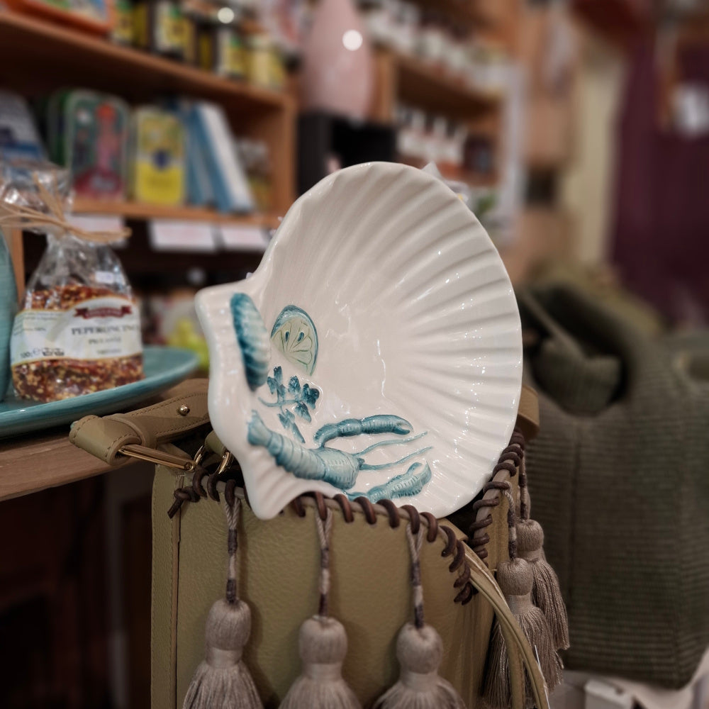 Keramikteller - "Muschel/Conchiglia " Farbe Verdemare ( L. ca. 21 cm. B ca 18 cm. H. ca. 4,5 cm. ) Handarbeit aus Italien