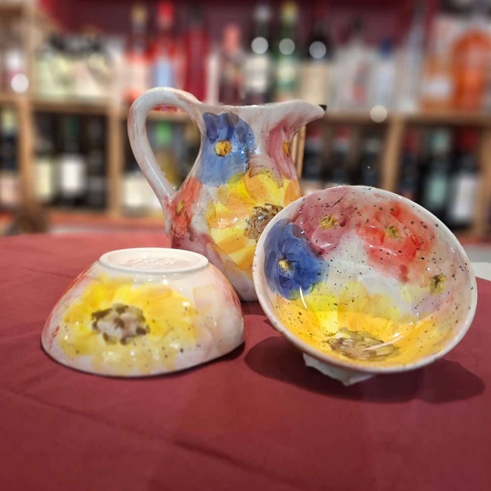 Keramik Karaffe ( 1 Stk. H. 18 cm.ca. 1.25 lt. ) + 2 Schalen ( B.14 cm. H. 5/6 cm. ) Design Mix Flower - Handarbeit aus Italien