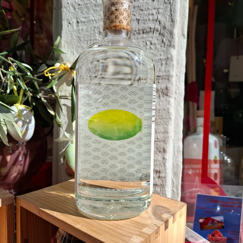 Gin aus dem Schwarzwald - Mühlenbach Brennerei Buchholzenhof -FICHTE & ZITRONE GIN 0.5 lt. 40%