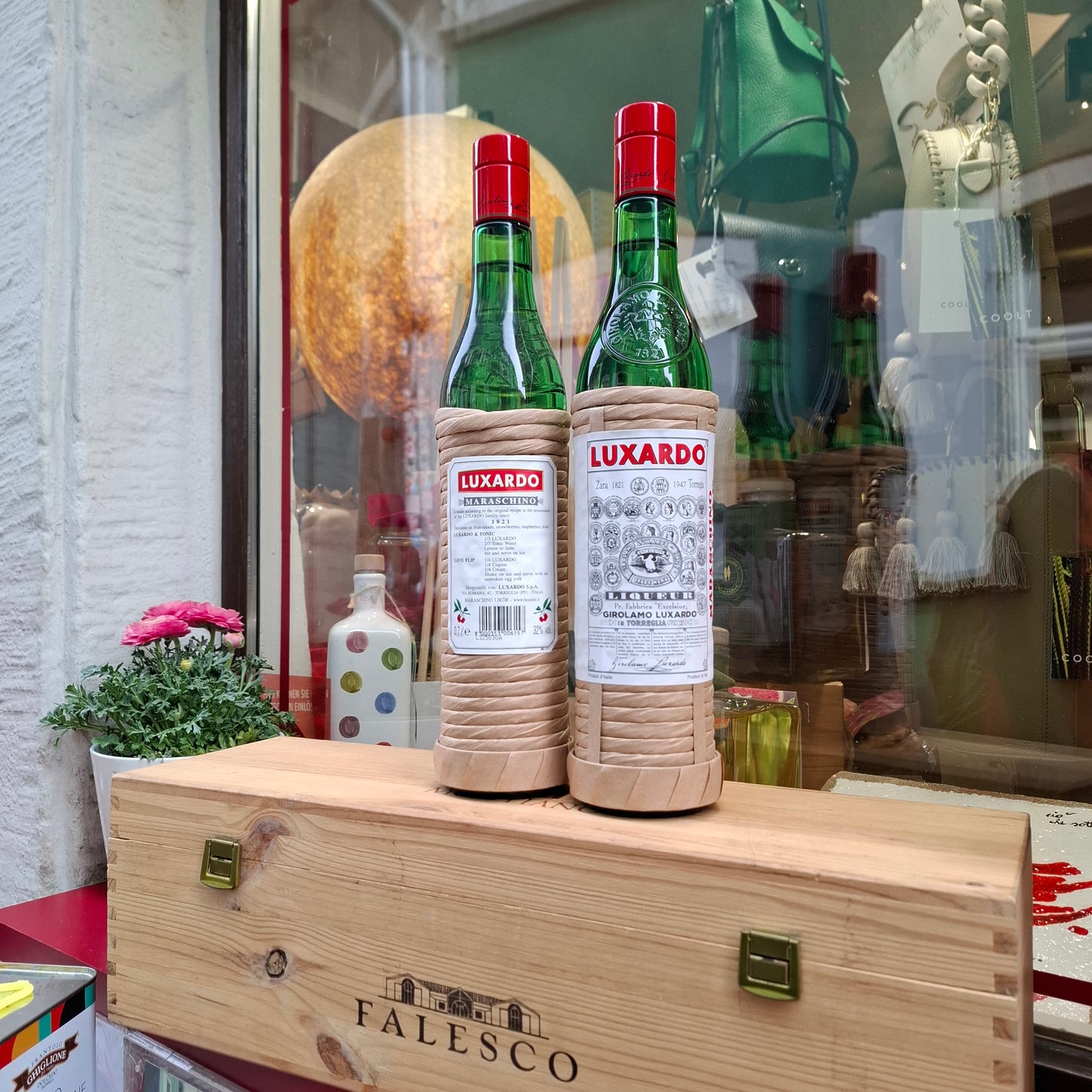 Maraschino Likör Luxardo Destielliert aus die Maraskakirschen von Luxardo l´ORIGINALE