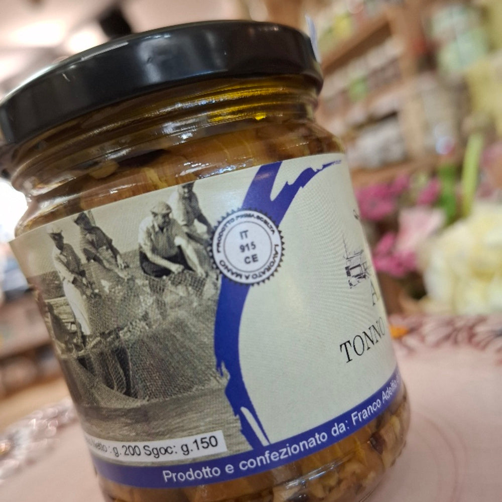 Fisch - Thunfisch mit getrockneten Kirschtomaten , Adelfio, Marzamemi, Sizilien