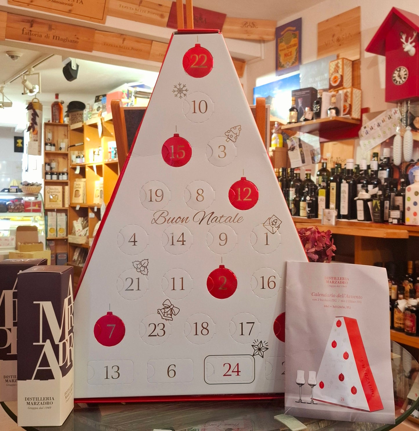 Adventskalender Destillerie Marzadro Nogaredo Trento Italy- mit 24 Miniaturflaschen und 2 Gläsern