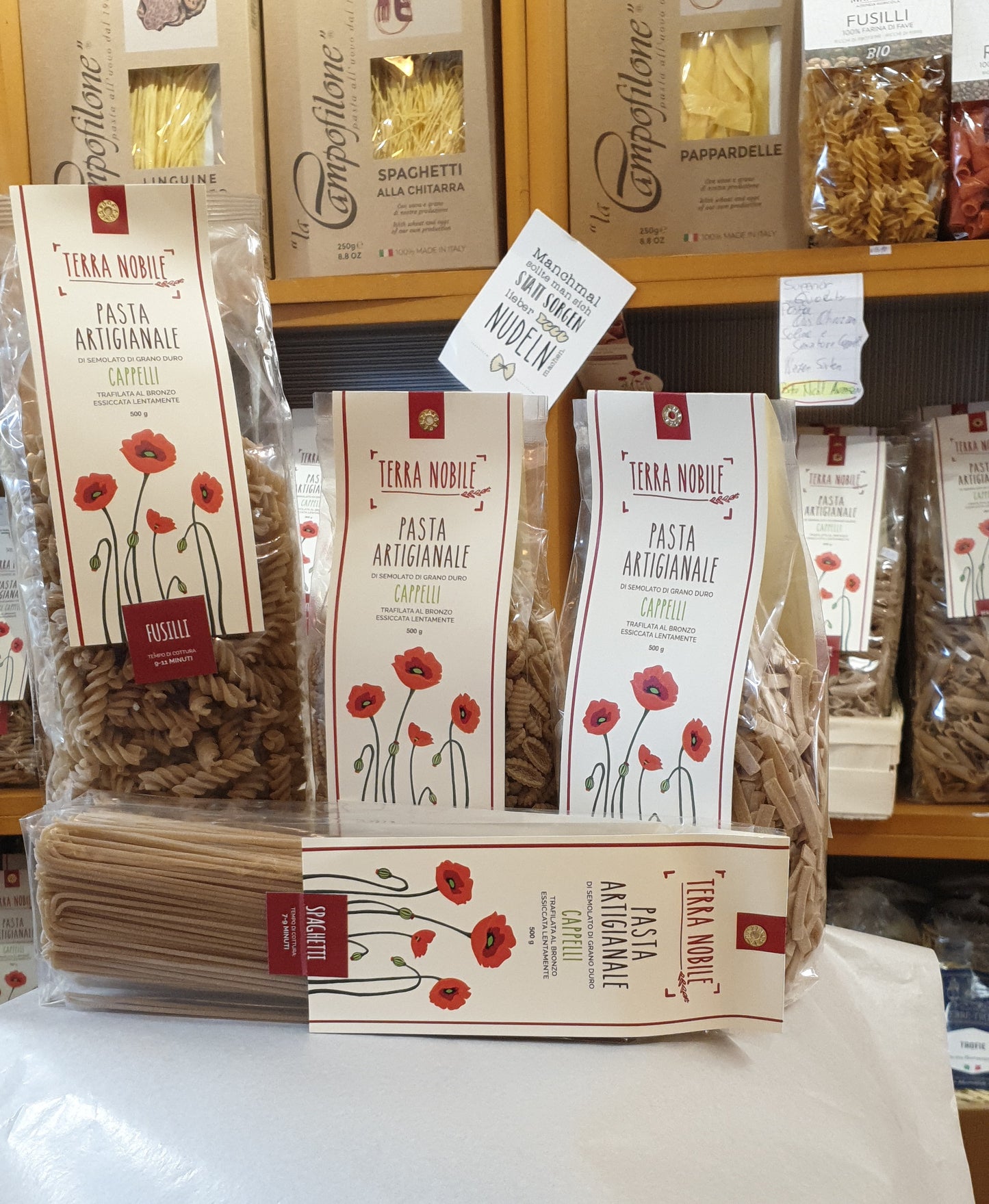 Pasta, hergestellt aus der alten, hochwertigen Getreidesorte "Senatore Cappelli", Terra Nobile, Atessa, Abruzzo