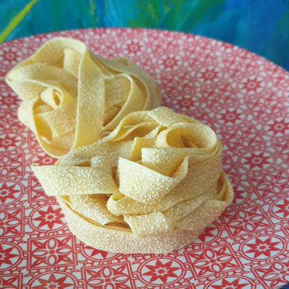 Pasta, Pappardelle & Tagliatelle Eierteignudel hergestellt in die Marken hervorragende Qualität