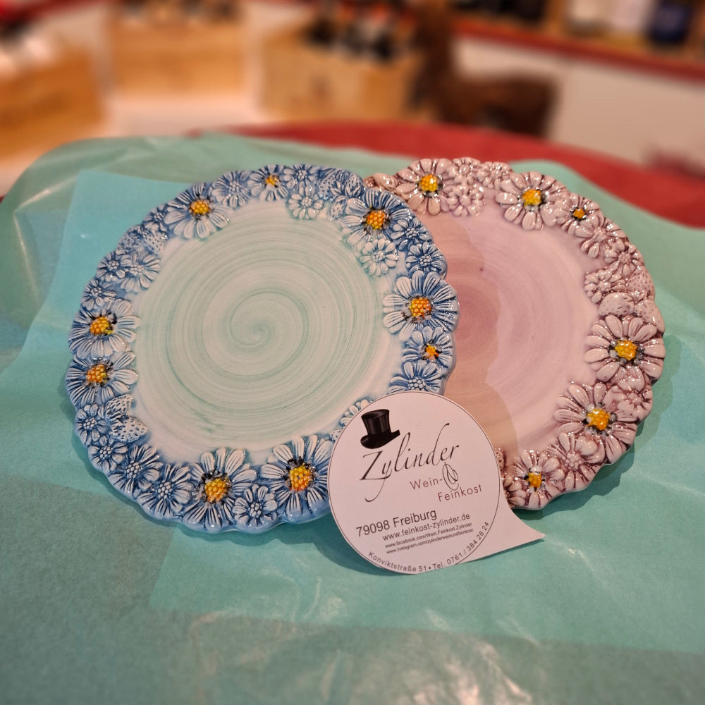 Keramik  Teller 2er Set Azzurro/ Helllilla mit Margheritedekorand ( B. cm. ca. 22 H cm. ca. 1,5 ) - Handarbeit aus Italien