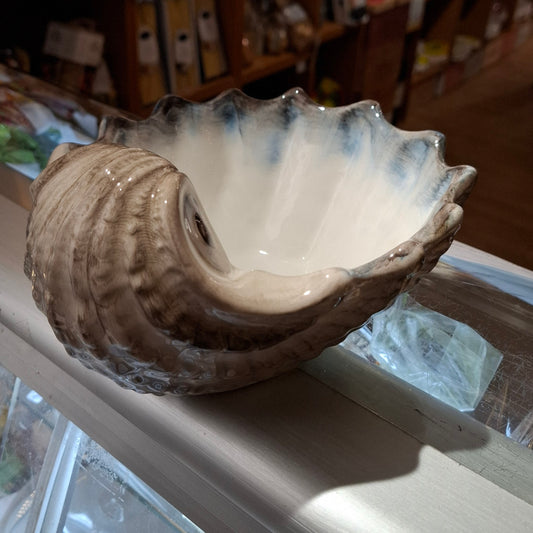 Keramikschale - "Conchiglia/Muschel" ( L. ca. 20 cm. B ca 17 cm. H. 8,5 cm. ca. )Handarbeit aus Italien