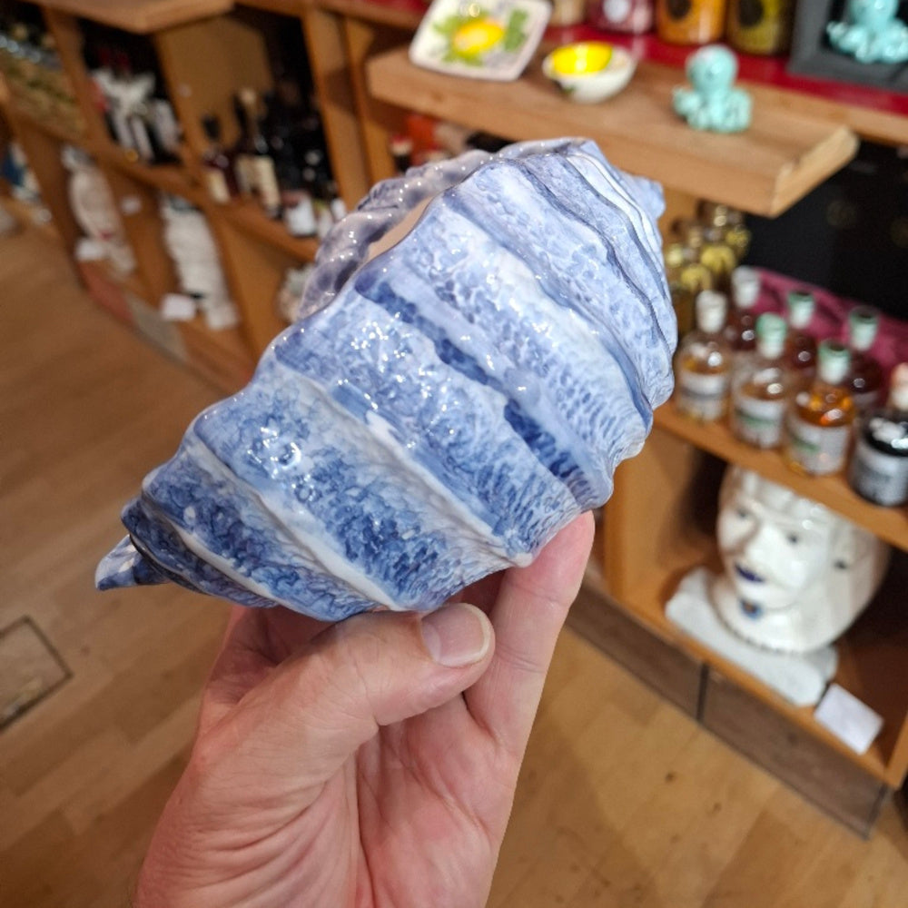 Keramikschale - "Conchiglia/Muschel "Blu"( L. ca. 21 cm. B ca 14 cm. H. 10 cm. ca. )Handarbeit aus Italien