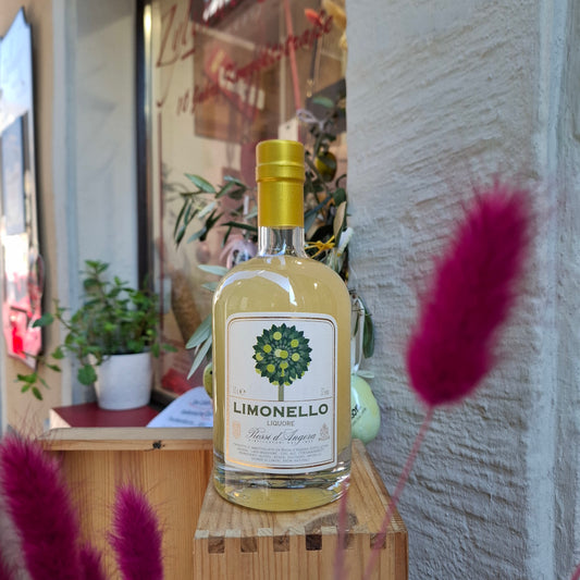 Aperitif Likör LIMONELLO - 0.5 lt Fl. 32% Vol. aus Angera Destillerie am Lago Maggiore - Piemont Italy