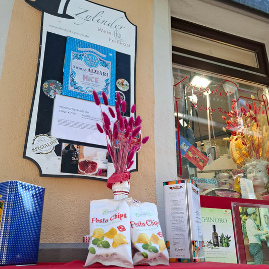 Pesto Chips - potato chips with a fresh and delicious taste Basil Pesto by Pesto Rossi 1947