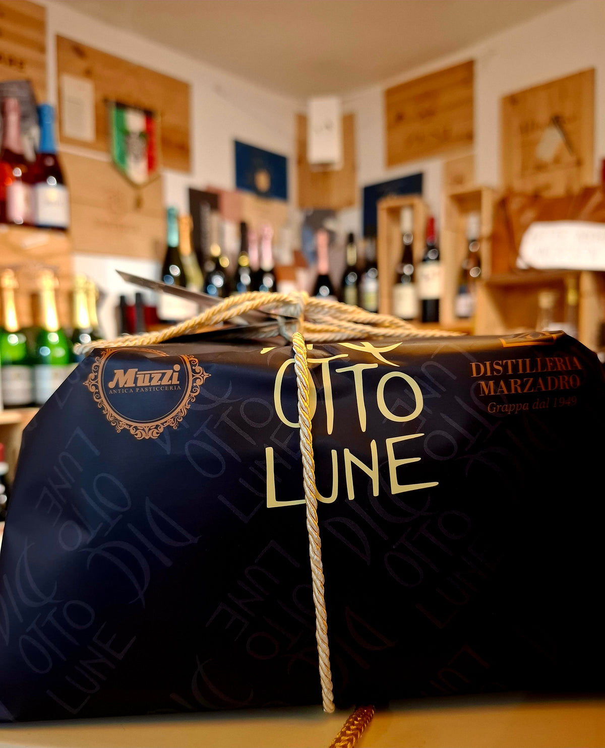 Panettone alla Grappa 18 Lune, Marzadro / Muzzi - 1 Kg