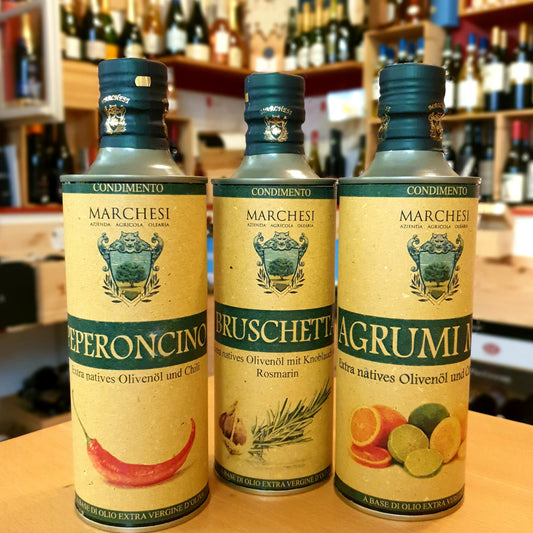 Olivenöle Extra Vergine mit 3erlei Aromen: "Peperoncino", "Bruschetta" und "Agrumi"